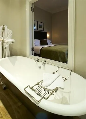 Eleven Didsbury Park Hotel 4*