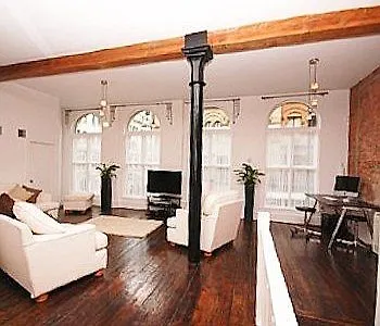 Gasthuis Lushpads 4*