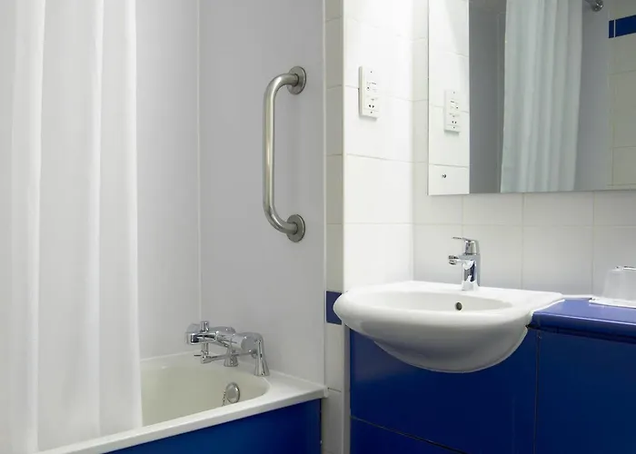 Travelodge Ancoats ホテル 3*