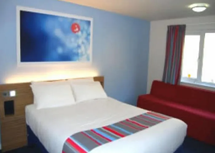 Travelodge Salford Quays 3* מנצ'סטר