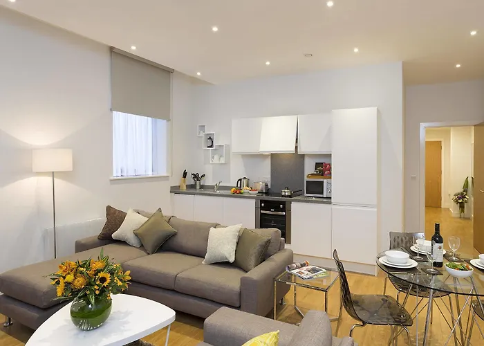 Cove Minshull Street Hotell 4*