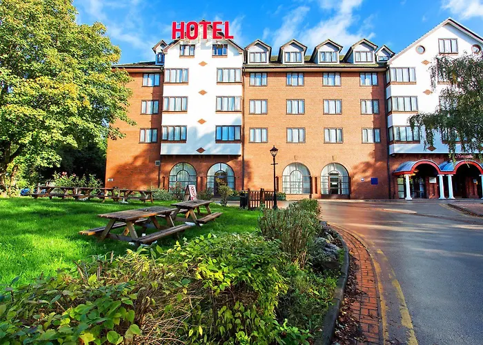 Britannia & Hotell 3*