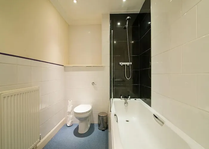 Long Reduced Rates 3p Apartament Manchester