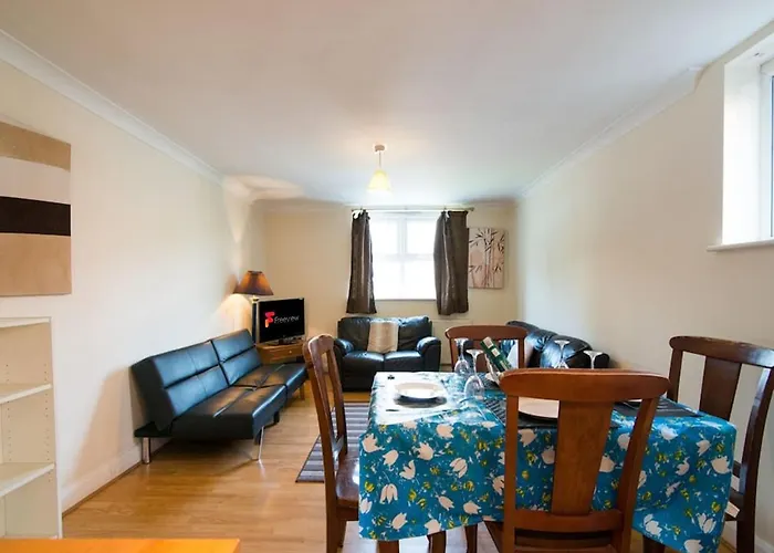 Long Reduced Rates 3p Apartament Manchester