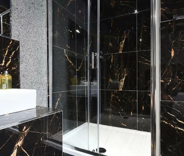 La Jungle Du Swan * מנצ'סטר