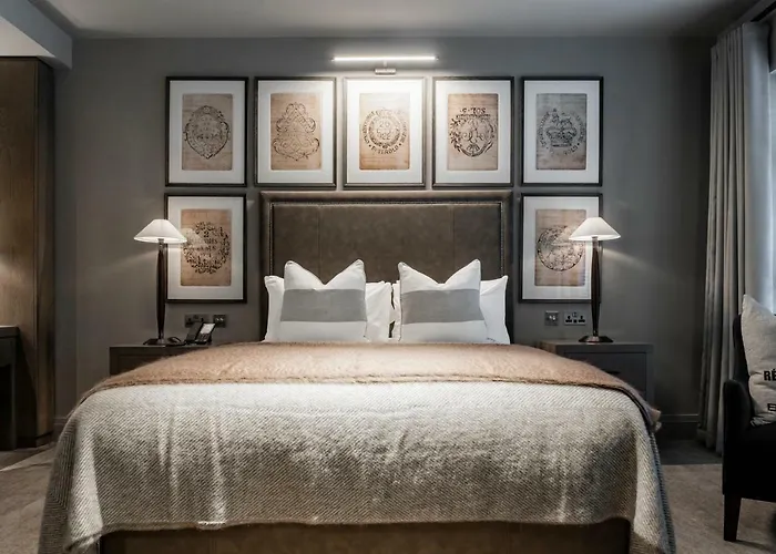 Dakota 5* Manchester