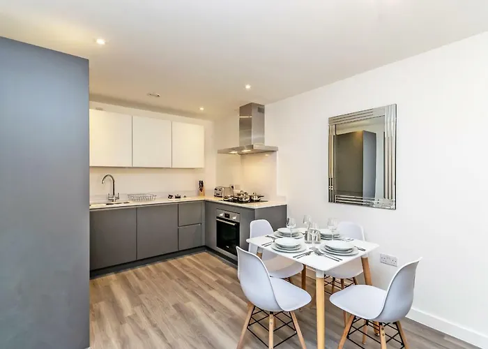 Halo House By Guestz