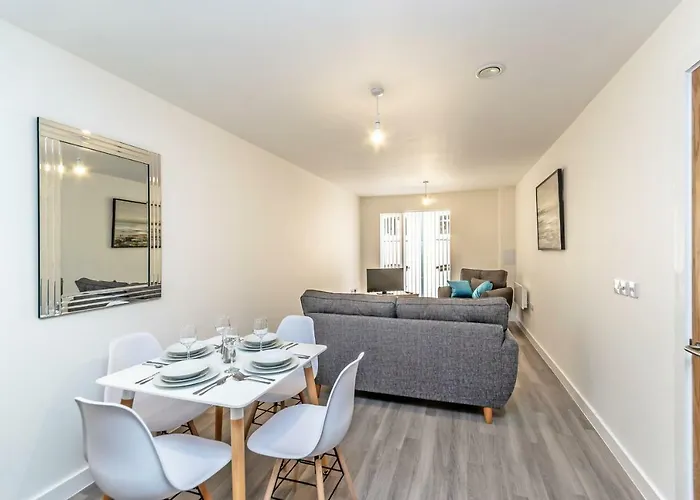 Apartment Halo House By Guestz *