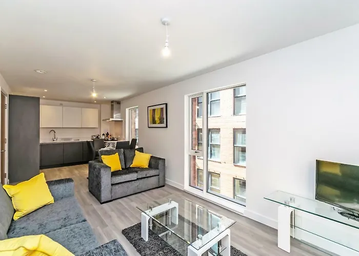 Halo House By Guestz *