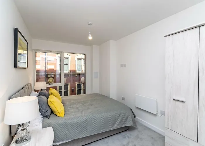 Halo House By Guestz * Manchester