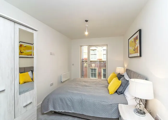 Halo House By Guestz