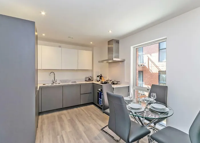 Halo House By Guestz