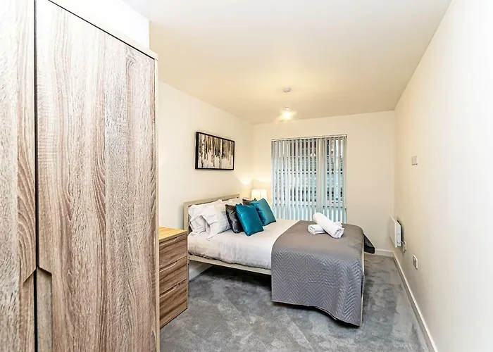 Halo House By Guestz