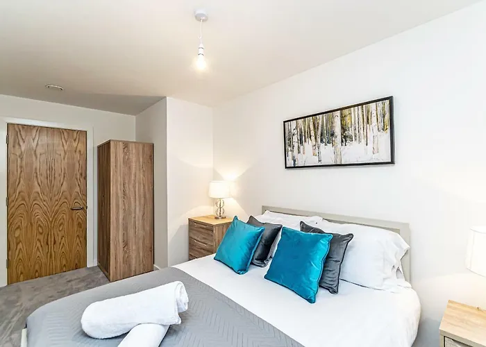 Halo House By Guestz *