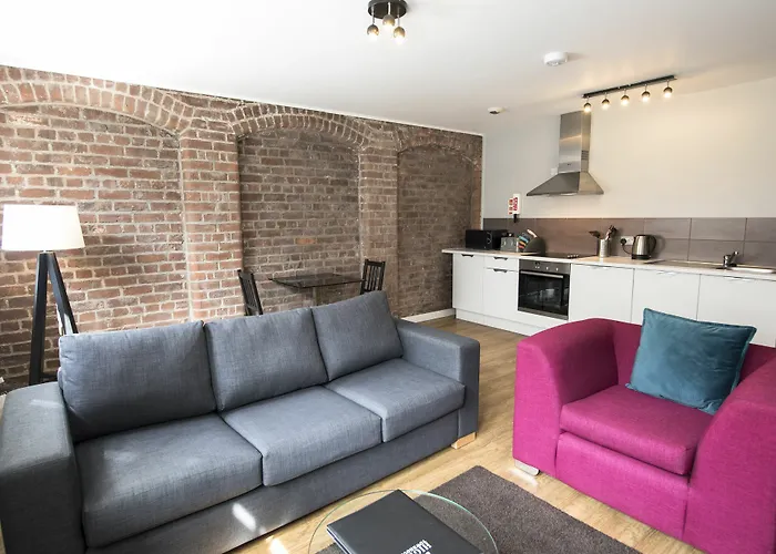 High Street Town House 4*