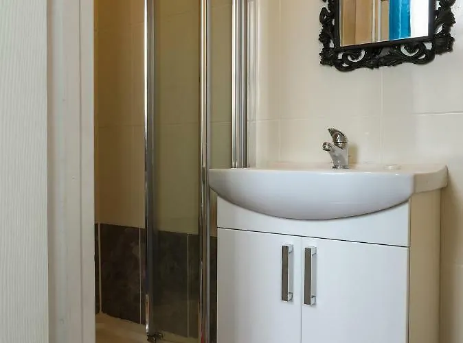 Konukevi Oyo Hala Manchester