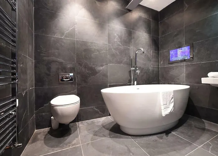 Appartement Nero Sleeps Fourteen *