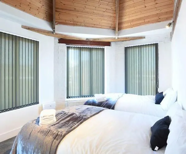 Stunning Penthouse Slps 20