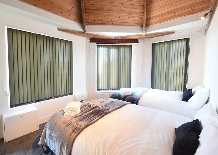 Stunning Penthouse Slps 20