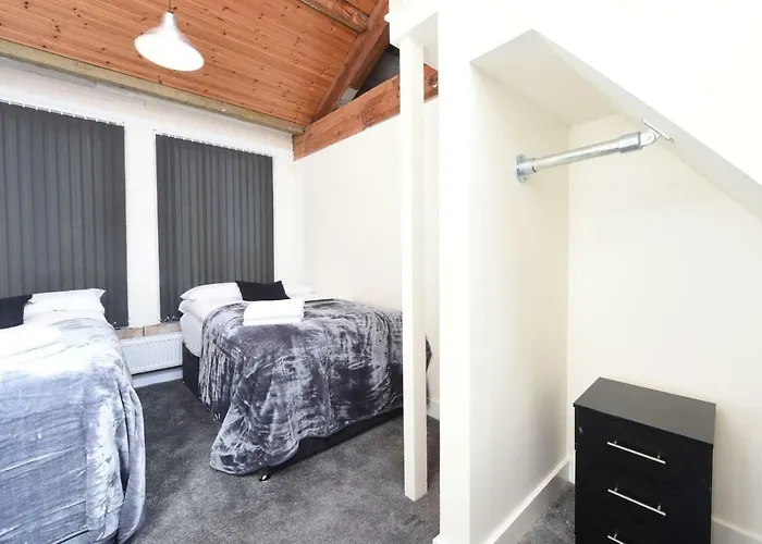 Stunning Penthouse Slps 20 Manchester