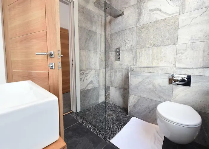 Stunning High Spec Sleep 14 Daire *