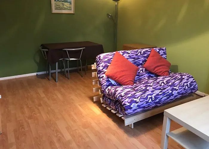 Flat 9a Badby Close * Manchester