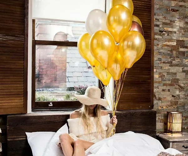 The Cow Hollow Hotel