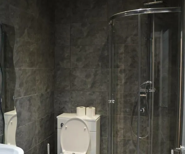 Spacious Shude Hill With Balcony Manchester