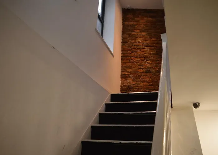 Spacious Shude Hill With Balcony 아파트