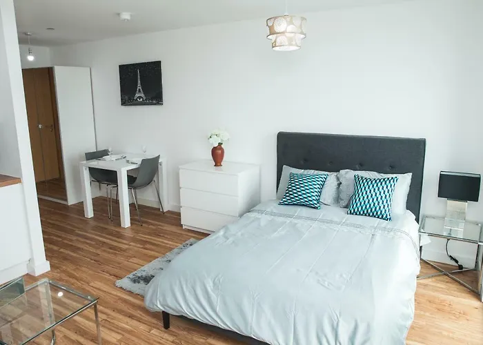 Apartmán Free Street Parking Subject To Availability Manchester