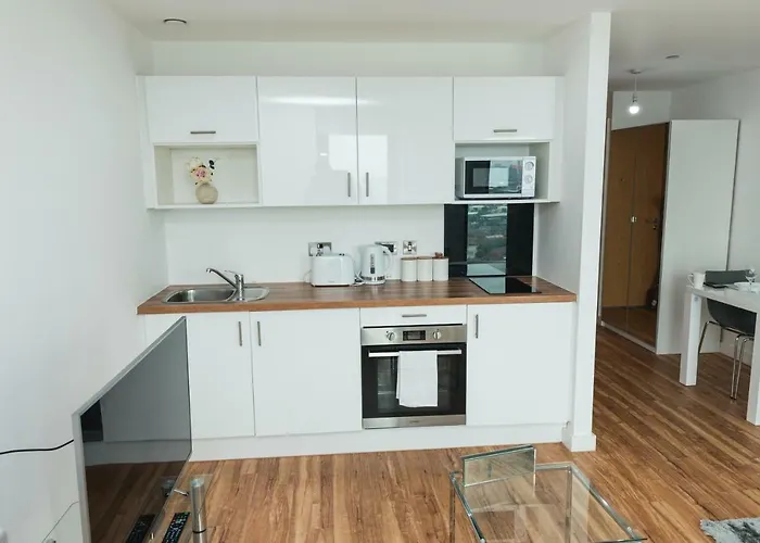 Apartament Free Street Parking Subject To Availability *