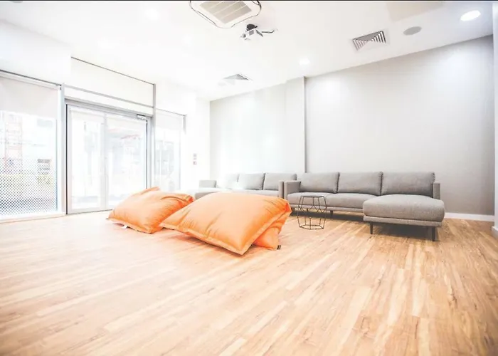 Apartament Free Street Parking Subject To Availability *