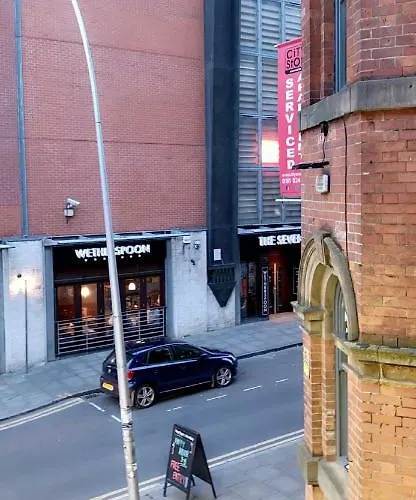 Spacious Shude Hill With Balcony *