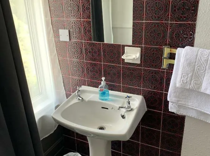 - Free Parking Guest house *