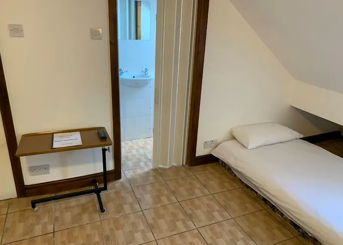 Guest house - Free Parking *