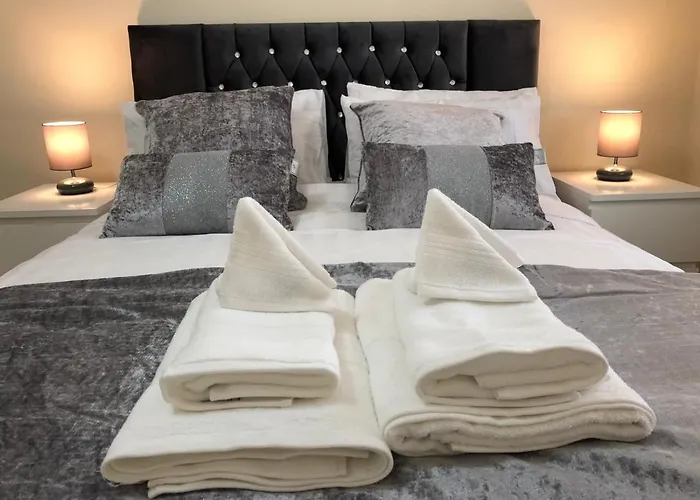 Unique Executive Luxury Hotel *