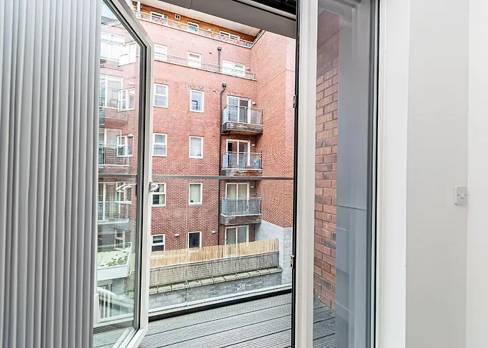 Halo House By Guestz