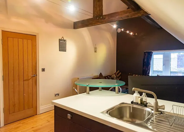 No.2 - The Old Red King Pub Mcr Apartment *