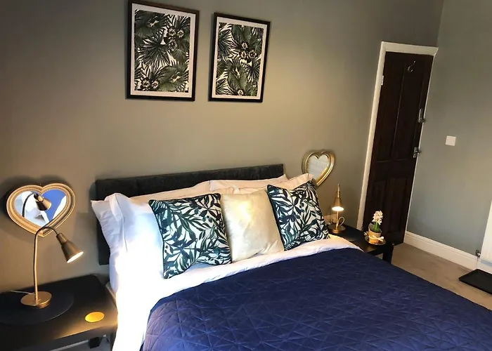 Pensión 3. Stylish Private Double Near Centre