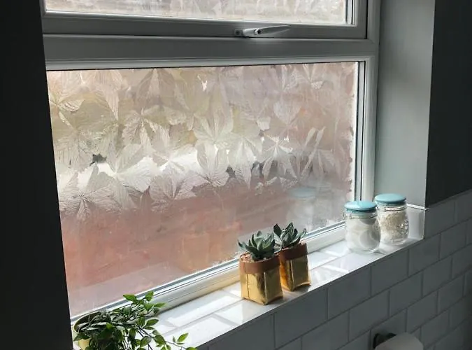 3. Stylish Private Double Near Centre *