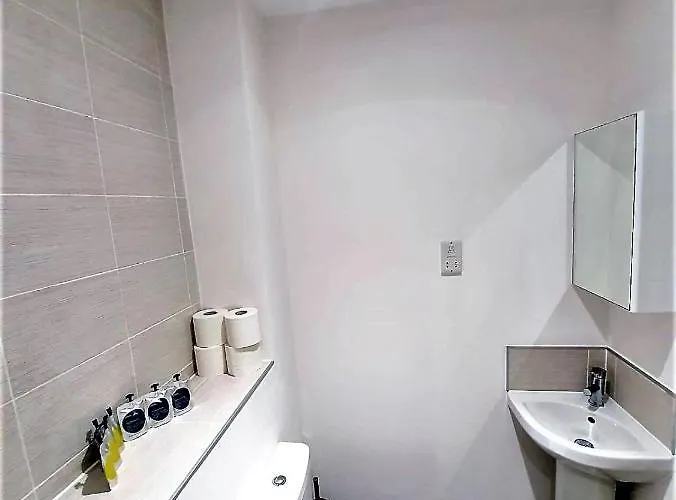 Manchester Holiday Apartment *