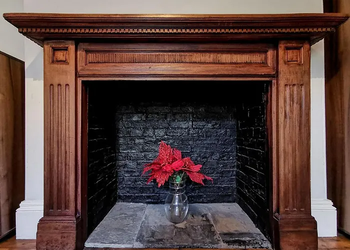 Manchesters Ultimate House - Hot Tub - Sleeps 22!