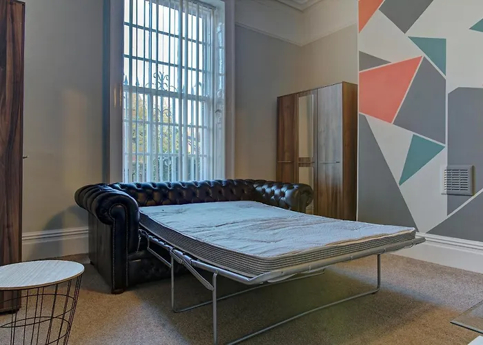 Manchesters Ultimate House - Hot Tub - Sleeps 22!