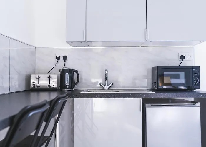 Regency 2* Manchester