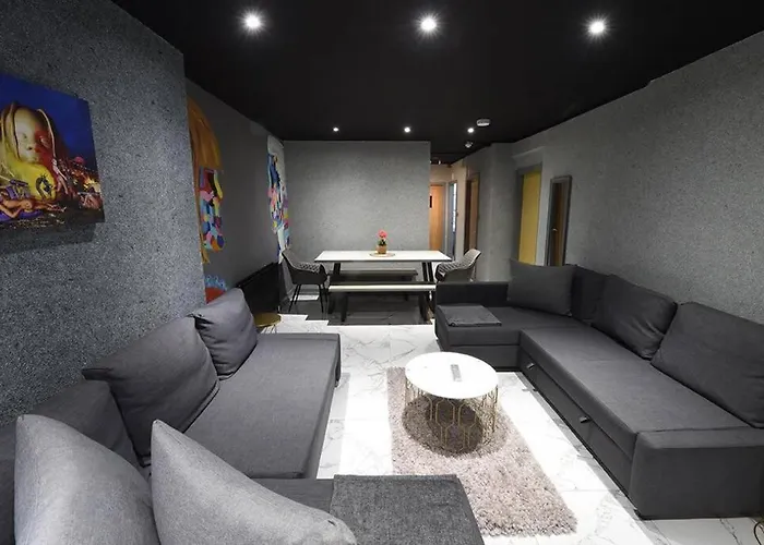 Back Turner Townhouse Apartment Manchester