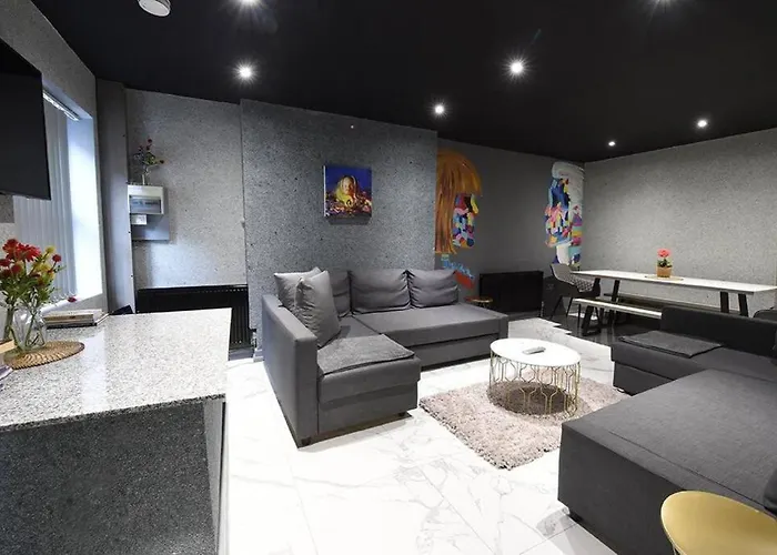 Back Turner Townhouse Apartment