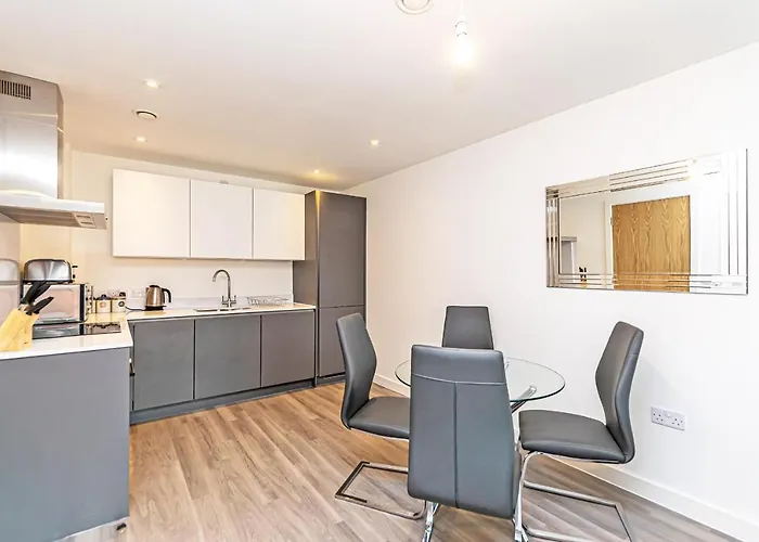 Halo House By Guestz Manchester