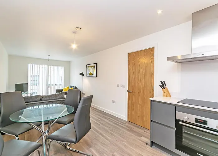 Apartment Halo House By Guestz *