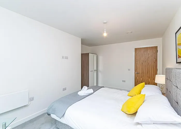 Halo House By Guestz *