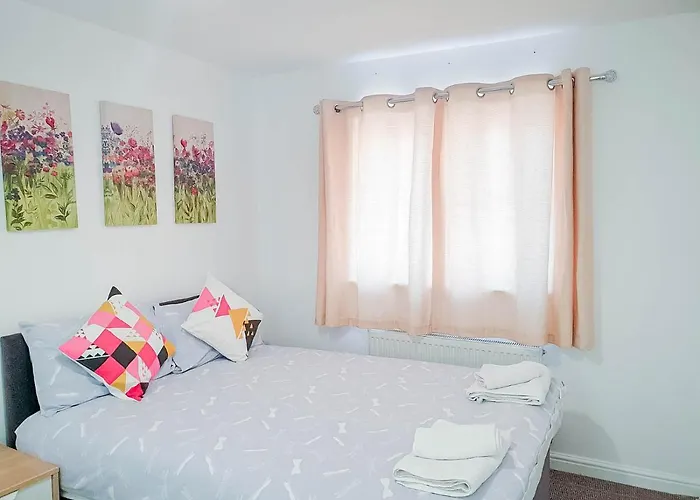 Airport Lounge - 3 Bed - 6 Persons Apartament *